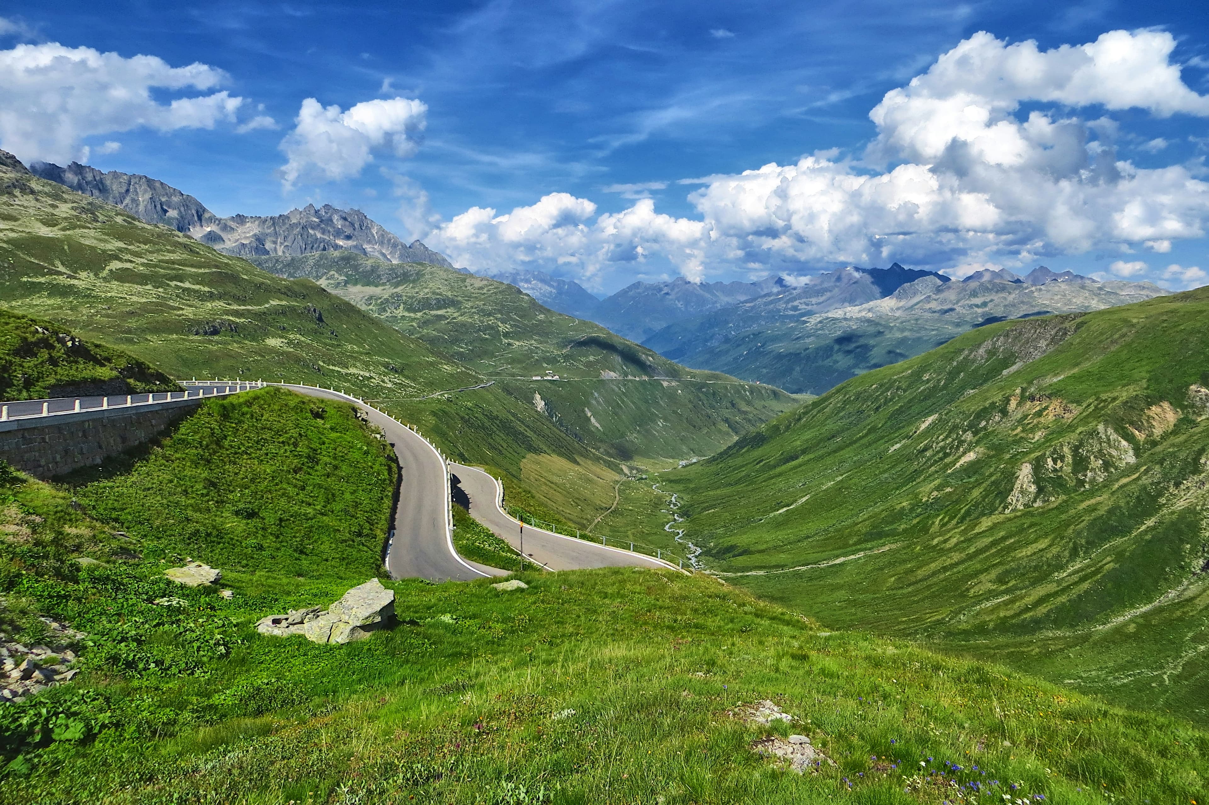 Planning the E-Grand Tour of Switzerland: The EV Road Trip Stop by Stop